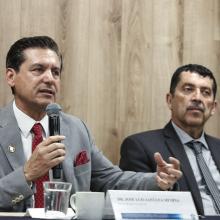 Rector del CUValles en rueda de prensa en CGCS