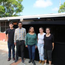 Compañia de titeres La Cucaracha con representantes de las instituciones educativas